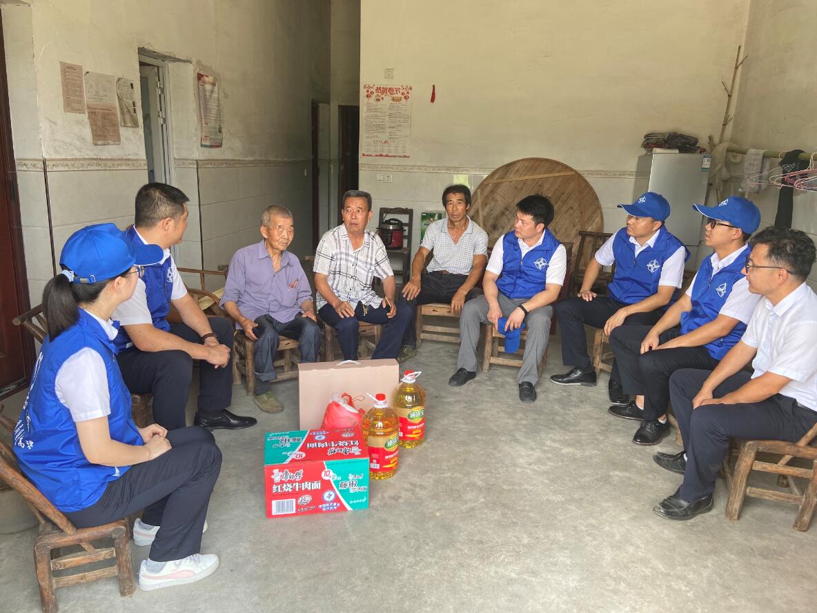 武寧電視臺:一公局集團公司九江通武高速項目部愛心捐贈助力災后重建