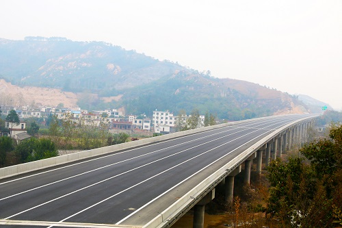 1596418882459609.jpg 護(hù)欄現(xiàn)場(chǎng)照片1.jpg